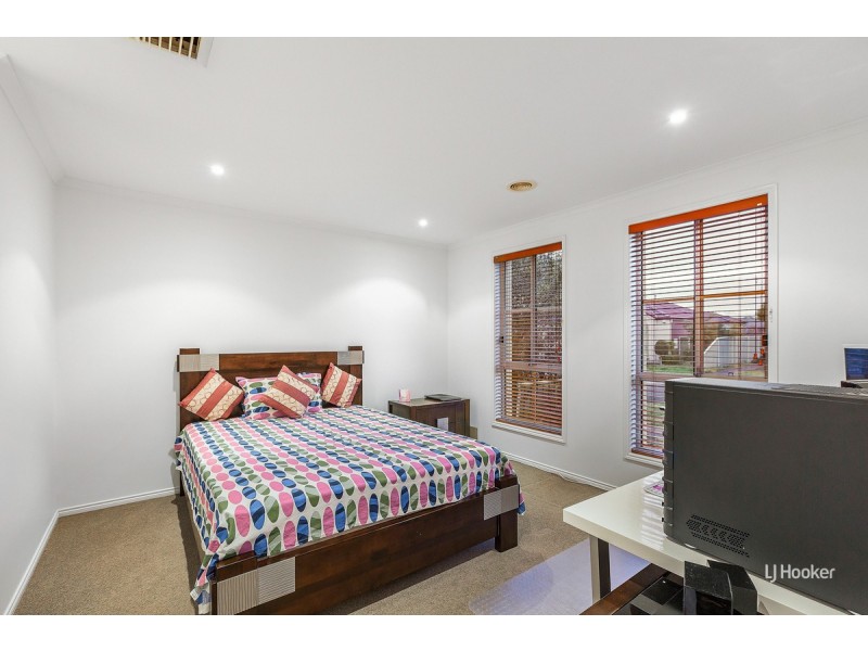 13 Brampton Close, Point Cook VIC 3030