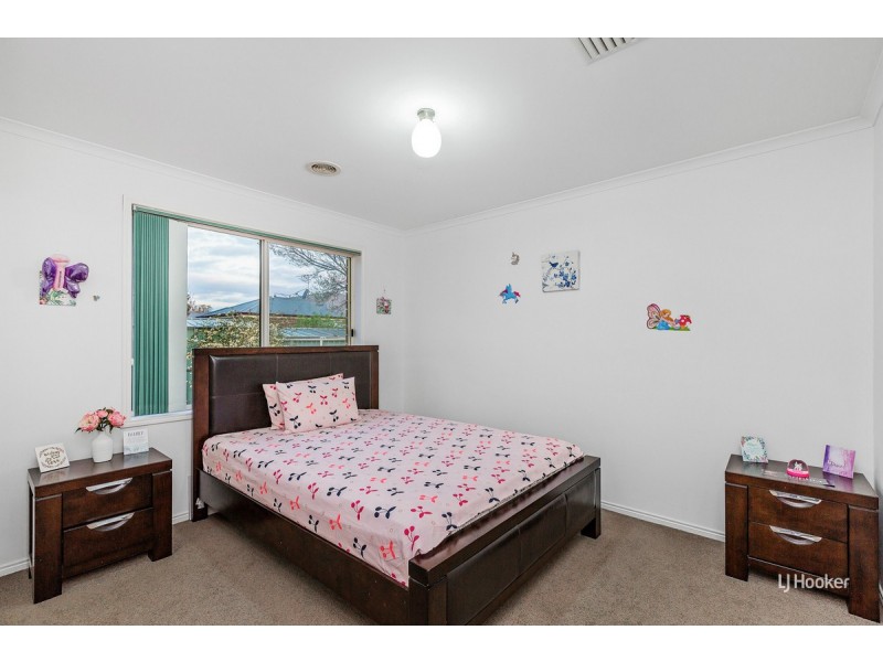 13 Brampton Close, Point Cook VIC 3030