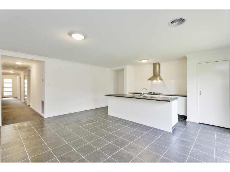 152 Sanctuary Lakes South Boulevar, Sanctuary Lakes VIC 3030