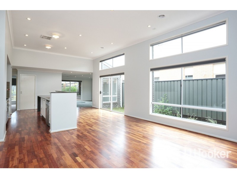 8 Rona Road, Point Cook VIC 3030