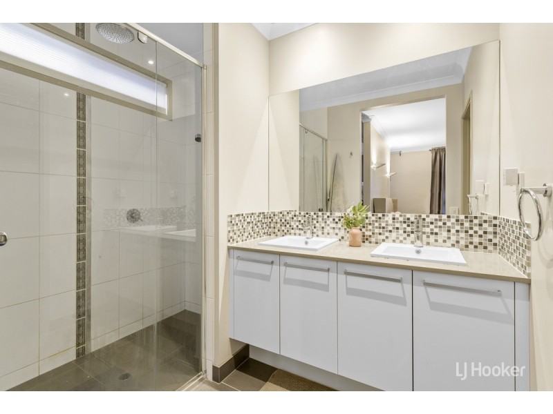 11 Baltic Circuit, Point Cook VIC 3030