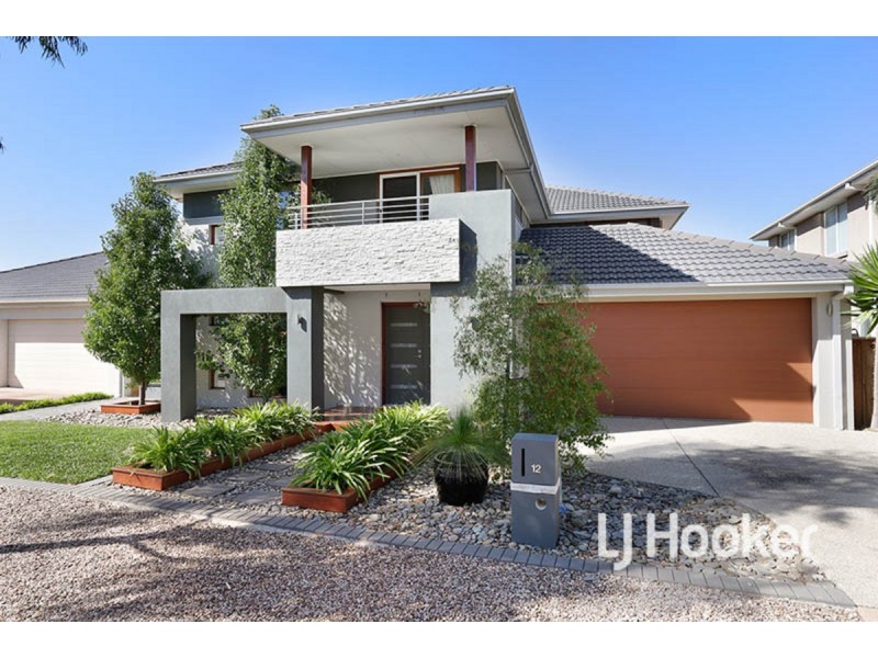 12 Bayside Drive, Sanctuary Lakes VIC 3030