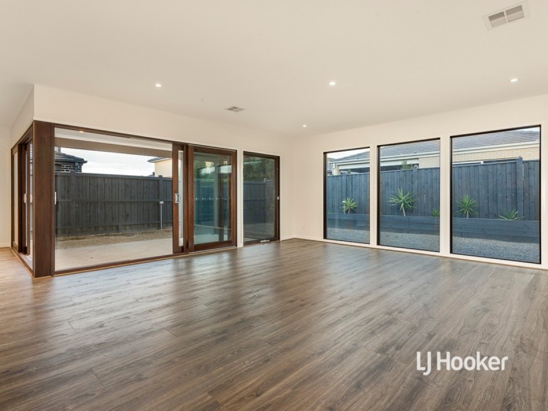 67 Waves Drive, Point Cook VIC 3030