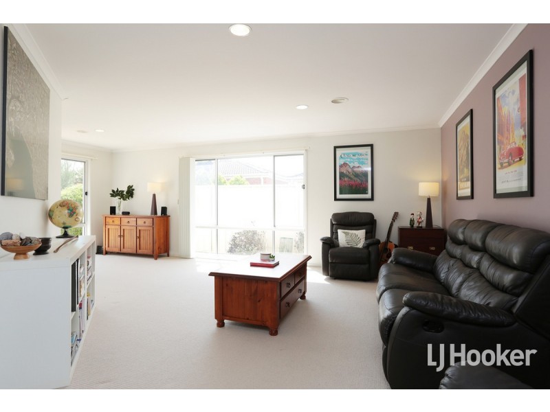 4 Dalkeith Drive, Point Cook VIC 3030