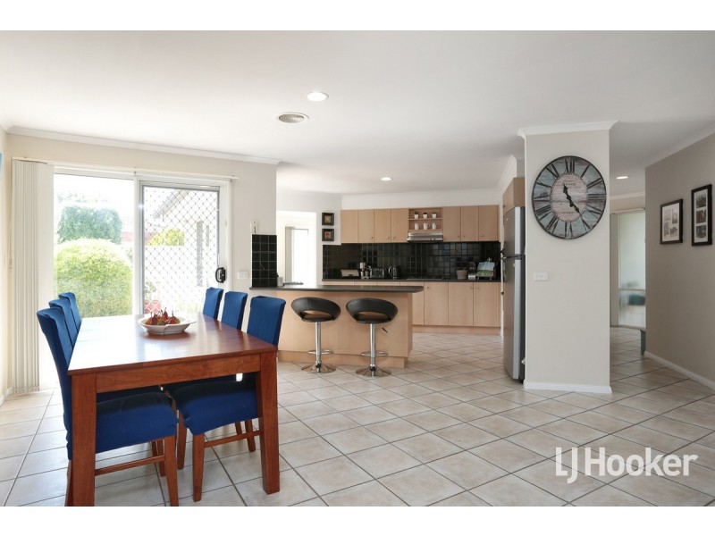 4 Dalkeith Drive, Point Cook VIC 3030