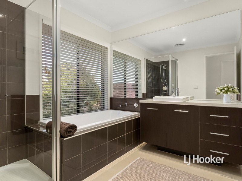 6 Hibiscus Crescent, Point Cook VIC 3030