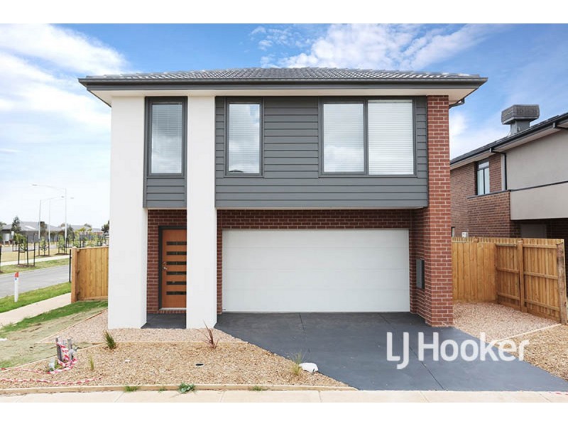 19 Maiden Crescent, Point Cook VIC 3030