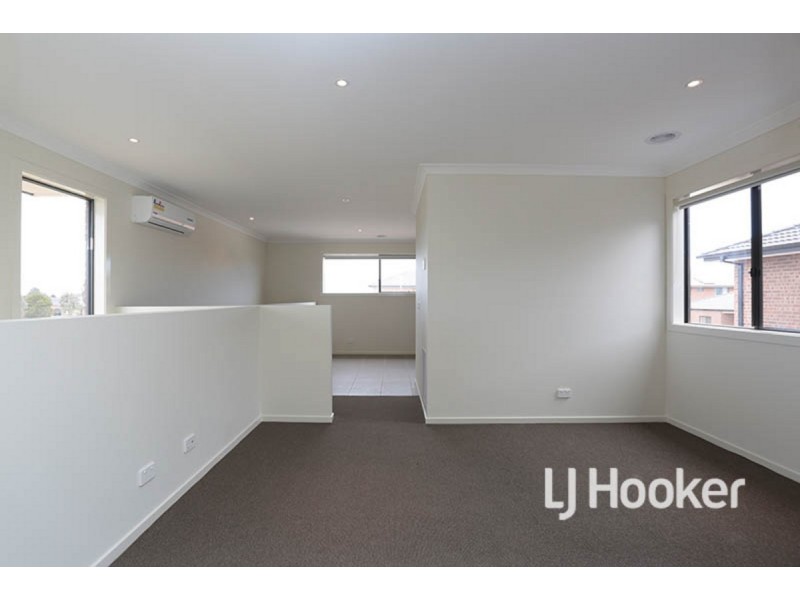 19 Maiden Crescent, Point Cook VIC 3030