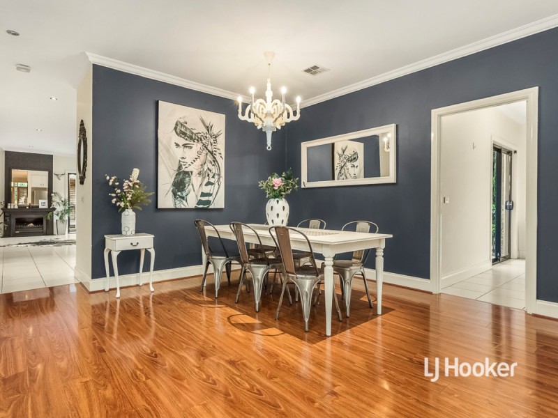 17 Beaumont Drive, Point Cook VIC 3030