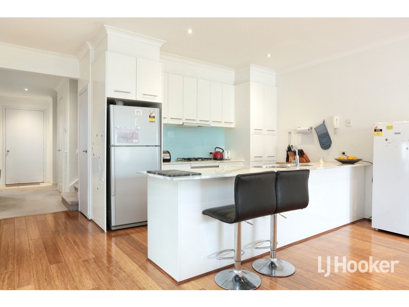 93 Signature Boulevard, Sanctuary Lakes VIC 3030