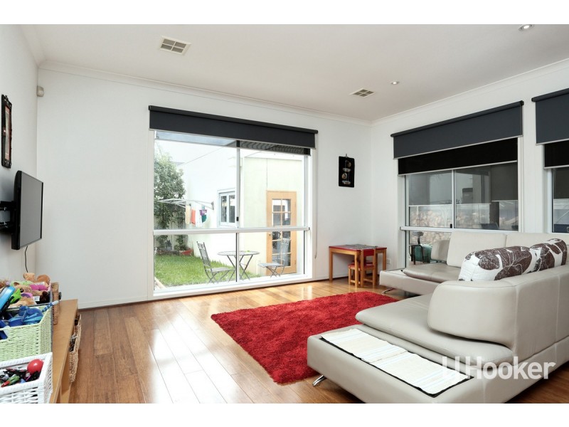 93 Signature Boulevard, Sanctuary Lakes VIC 3030