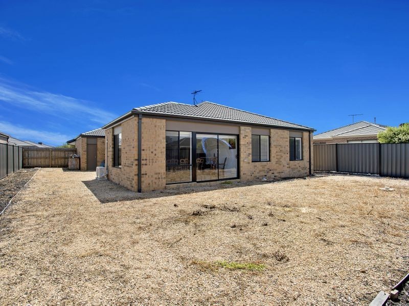 10 Lindwall Grange, Point Cook VIC 3030