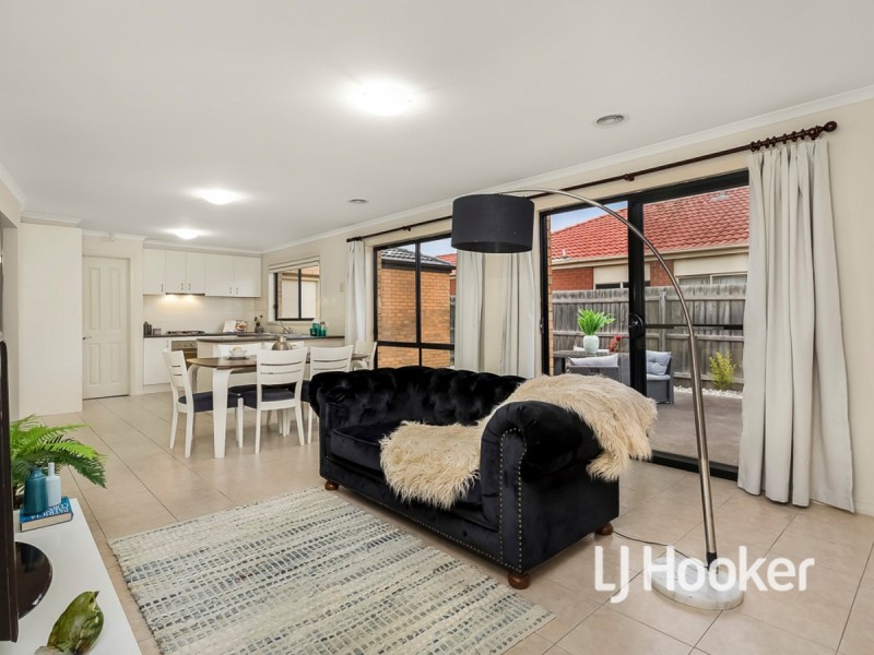 15 Irving Street, Point Cook VIC 3030
