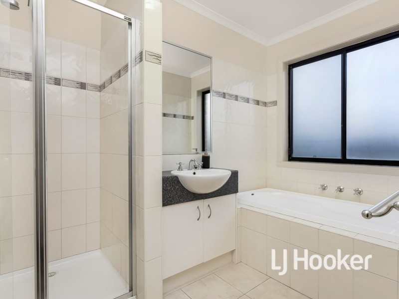 15 Irving Street, Point Cook VIC 3030