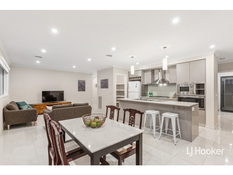 24 Tahitian Terrace, Point Cook VIC 3030