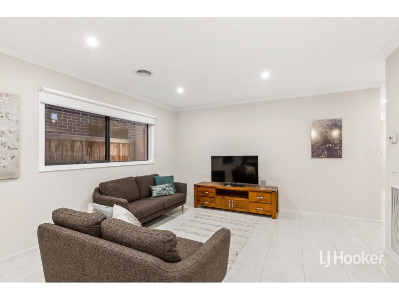 24 Tahitian Terrace, Point Cook VIC 3030