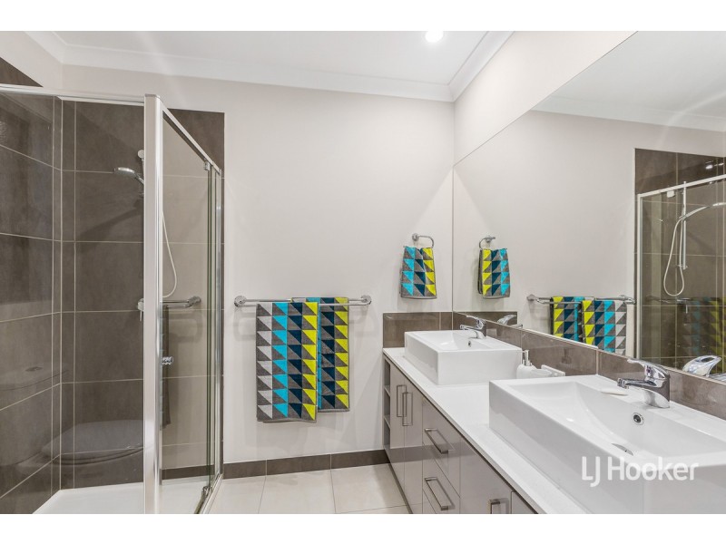 24 Tahitian Terrace, Point Cook VIC 3030