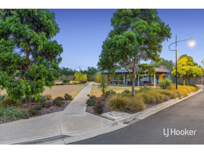 24 Tahitian Terrace, Point Cook VIC 3030