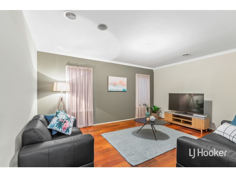 32 Holly Drive, Point Cook VIC 3030