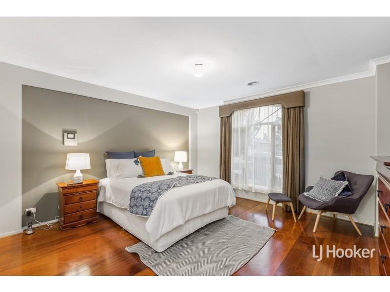 32 Holly Drive, Point Cook VIC 3030