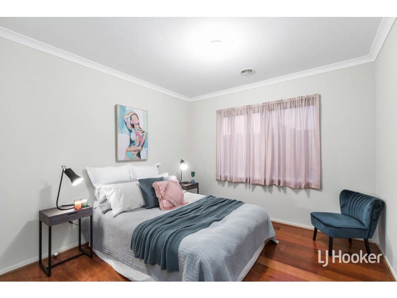 32 Holly Drive, Point Cook VIC 3030