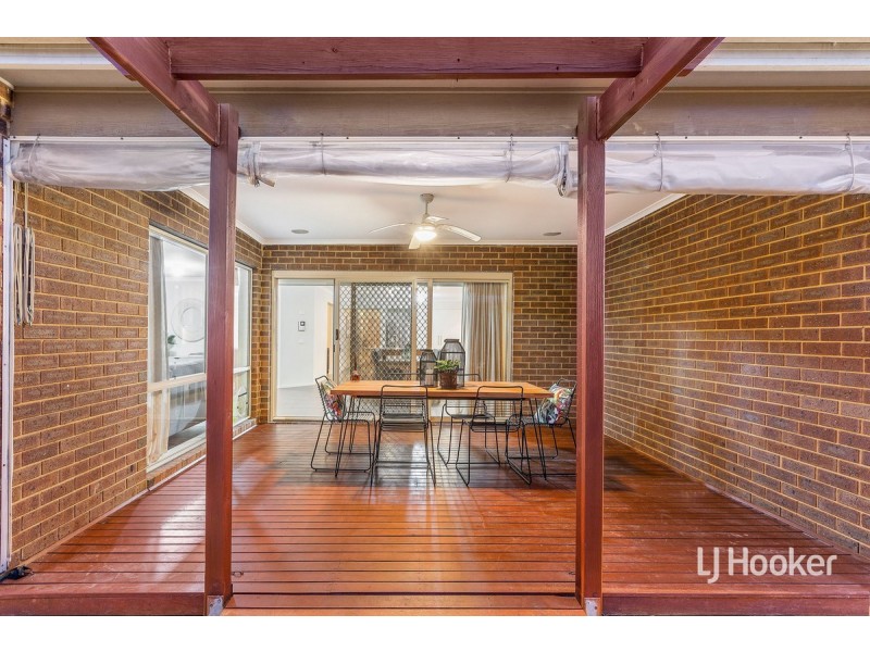 32 Holly Drive, Point Cook VIC 3030