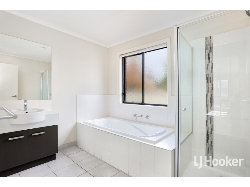 1 Romek Way, Truganina VIC 3029