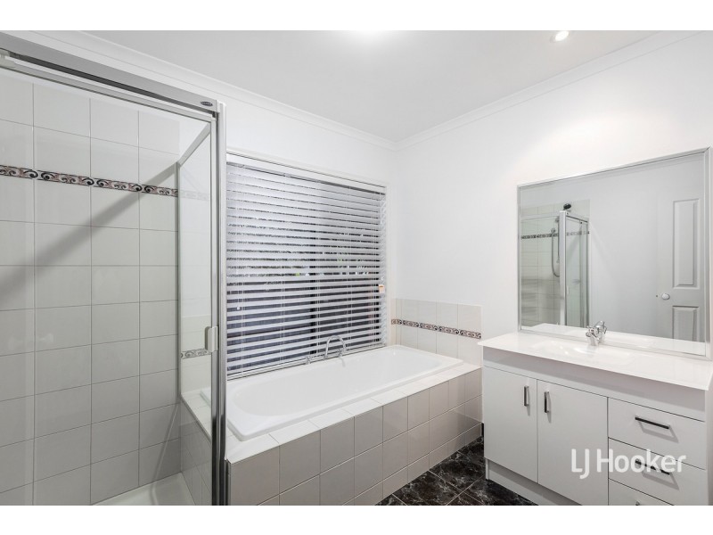 2 Elidon Crescent, Point Cook VIC 3030