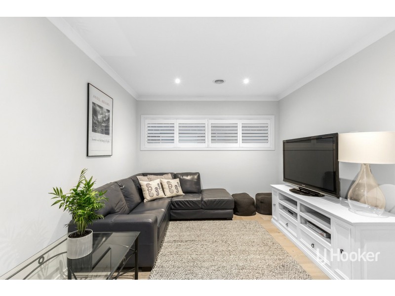 31 Maple Leaf Crescent, Point Cook VIC 3030