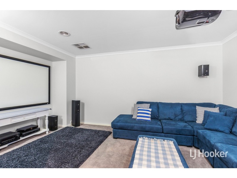 31 Maple Leaf Crescent, Point Cook VIC 3030