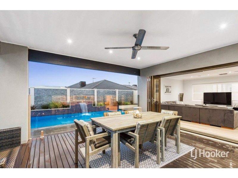 31 Maple Leaf Crescent, Point Cook VIC 3030