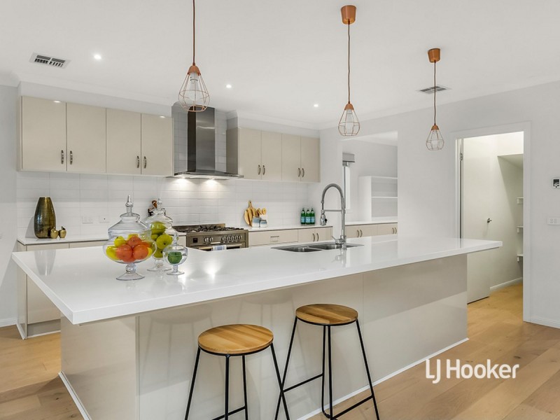 71 Waves Drive, Point Cook VIC 3030