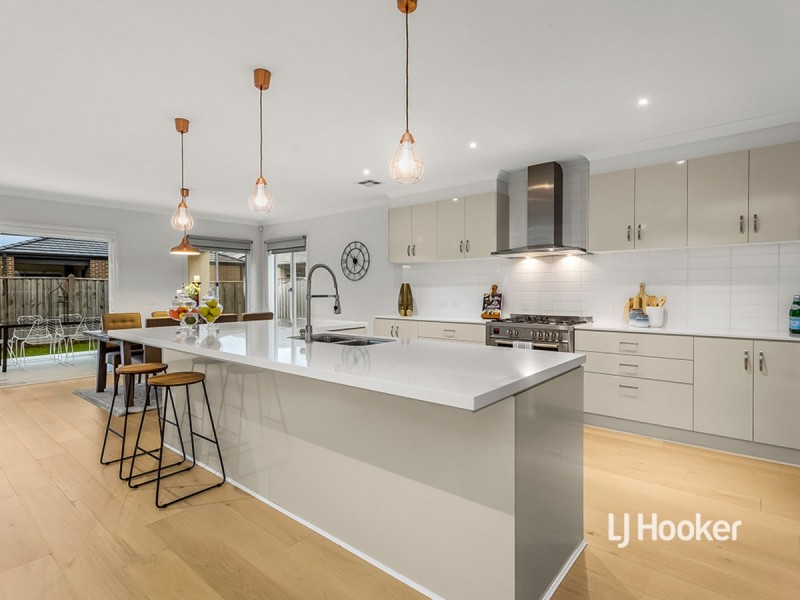 71 Waves Drive, Point Cook VIC 3030