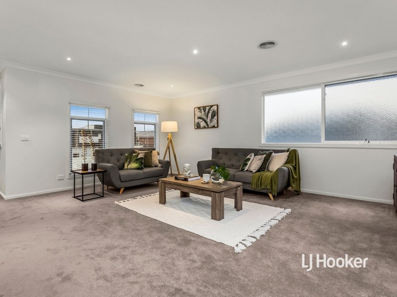 71 Waves Drive, Point Cook VIC 3030