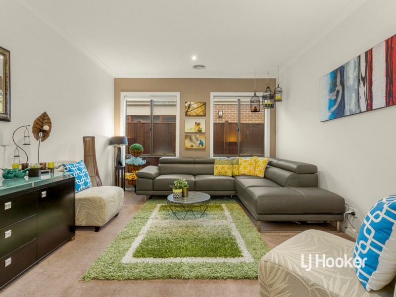 37 Fongeo Drive, Point Cook VIC 3030