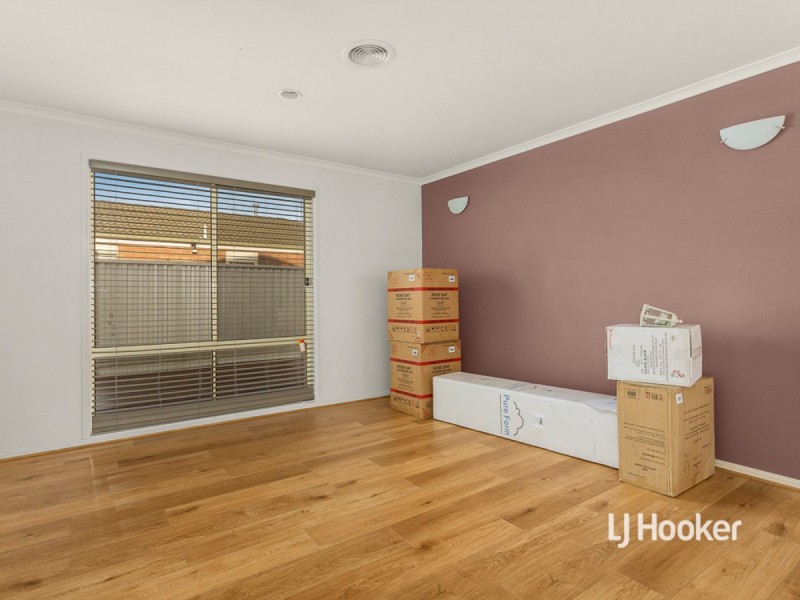 13 Dalkeith Drive, Point Cook VIC 3030
