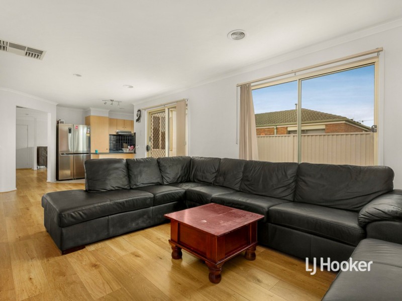 13 Dalkeith Drive, Point Cook VIC 3030