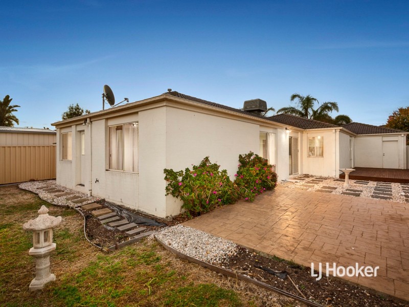 13 Dalkeith Drive, Point Cook VIC 3030