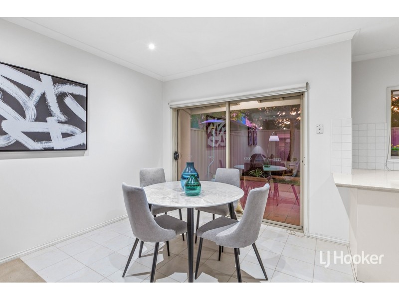13/14 Mickleton Grove, Point Cook VIC 3030