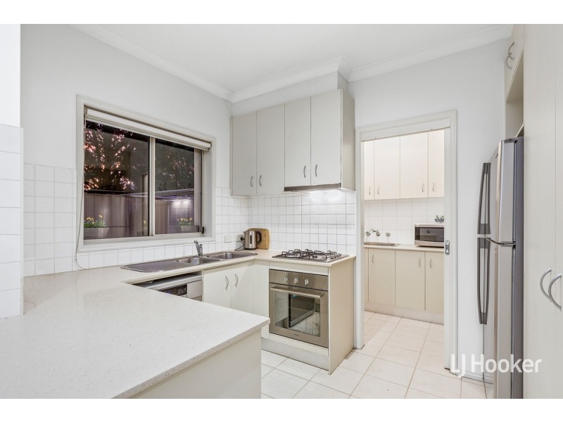 13/14 Mickleton Grove, Point Cook VIC 3030