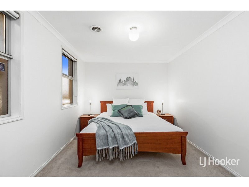 13/14 Mickleton Grove, Point Cook VIC 3030