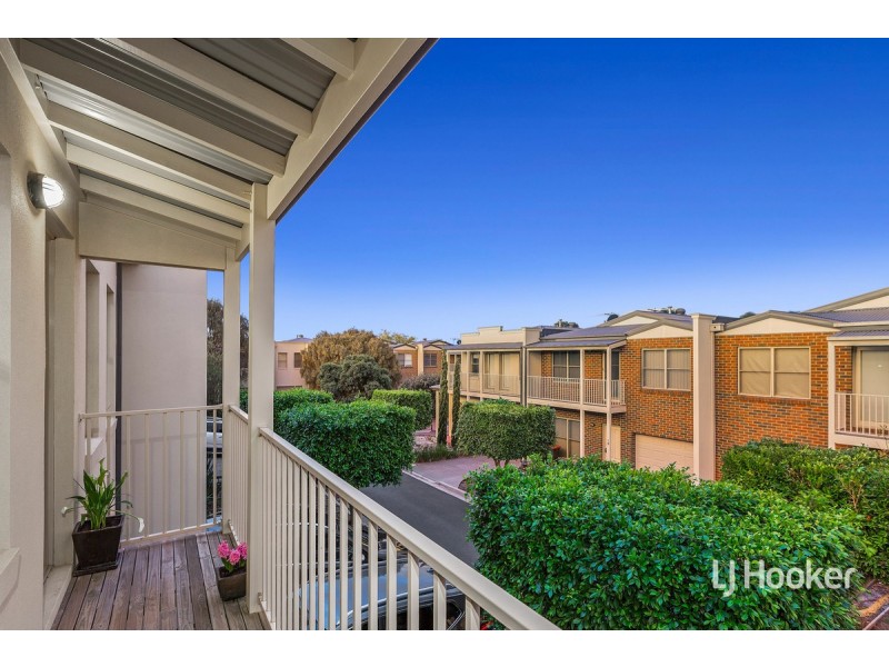 13/14 Mickleton Grove, Point Cook VIC 3030