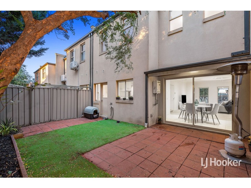 13/14 Mickleton Grove, Point Cook VIC 3030