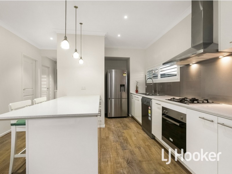 34 Knight Avenue, Point Cook VIC 3030