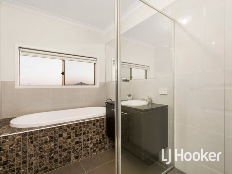 34 Knight Avenue, Point Cook VIC 3030