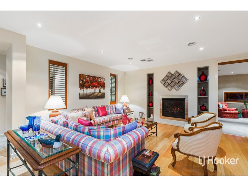 4 Lincolnheath Boulevard, Point Cook VIC 3030