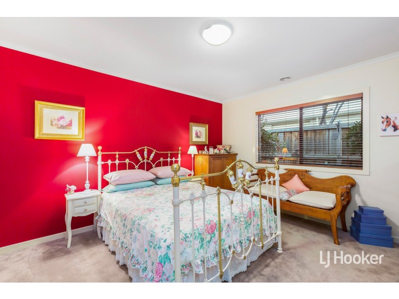 4 Lincolnheath Boulevard, Point Cook VIC 3030