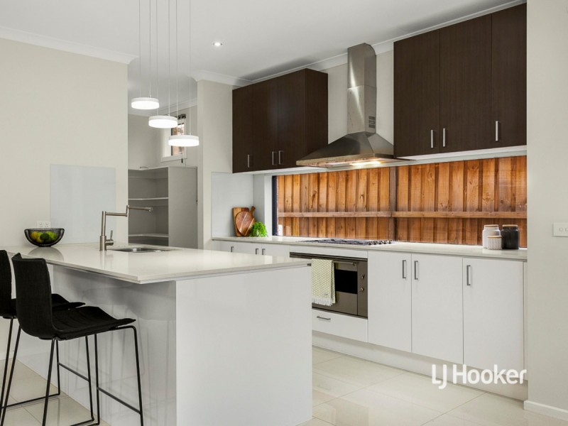 16 Quadrant Approach, Williams Landing VIC 3027