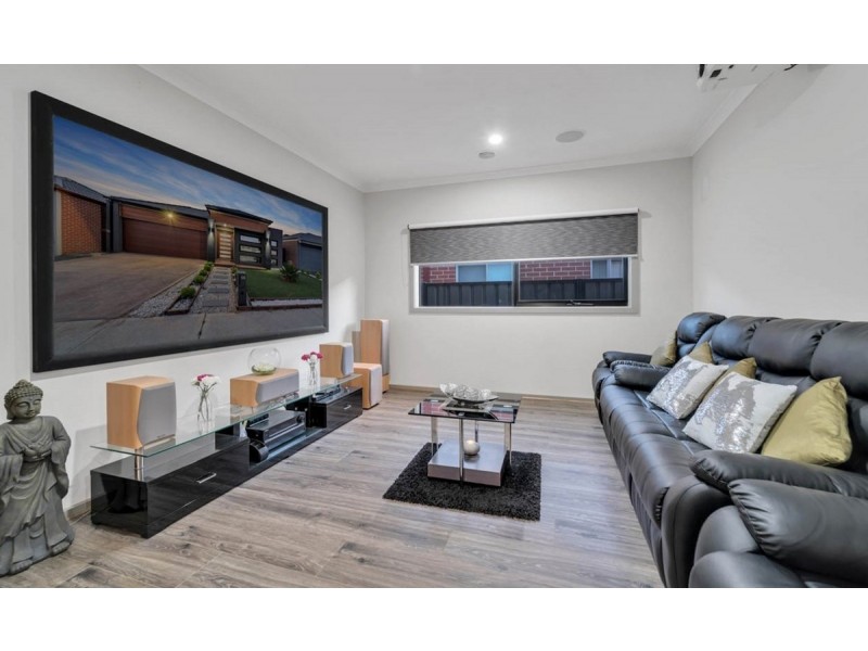 8 Garry Drive, Tarneit VIC 3029