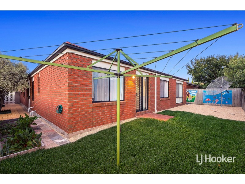 2 Elidon Crescent, Point Cook VIC 3030
